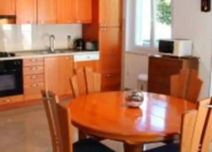 Charming For 3 Pax In Daire Cavtat