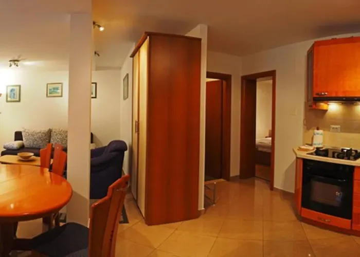 Charming For 3 Pax In Appartement Cavtat