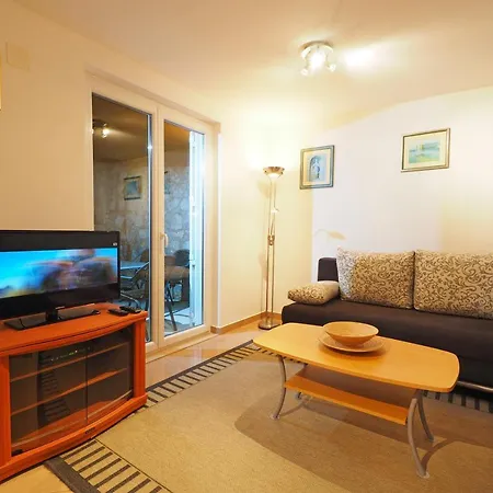 Charming For 3 Pax In Apartment *