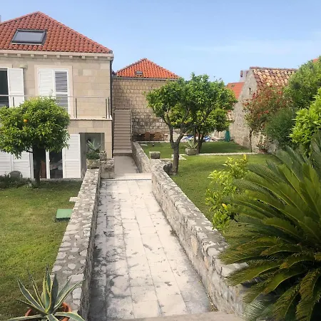 Apartment Charming For 3 Pax In